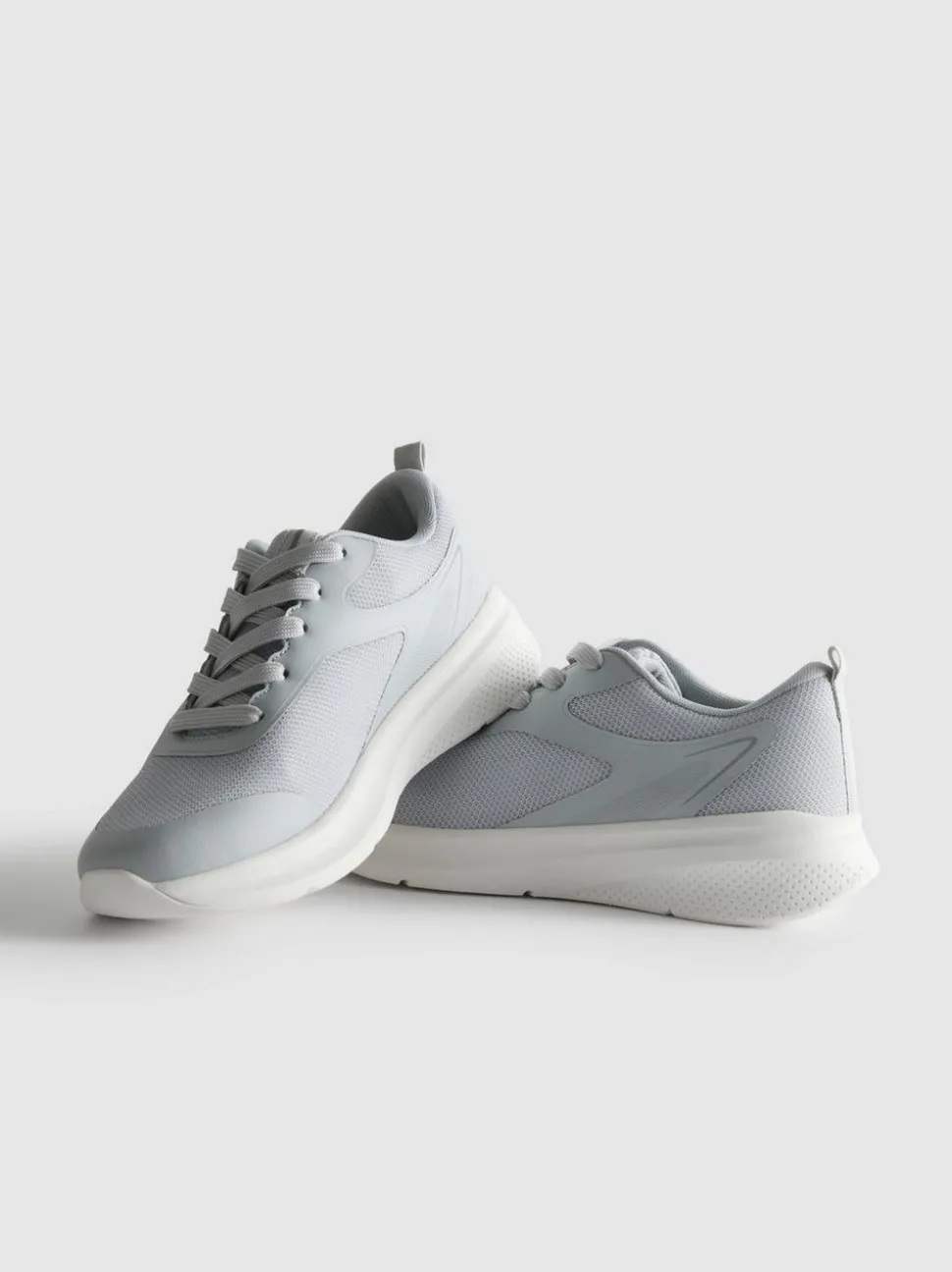 Active-Sneaker aus Netzstoff