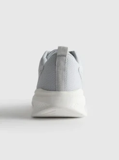Active-Sneaker aus Netzstoff