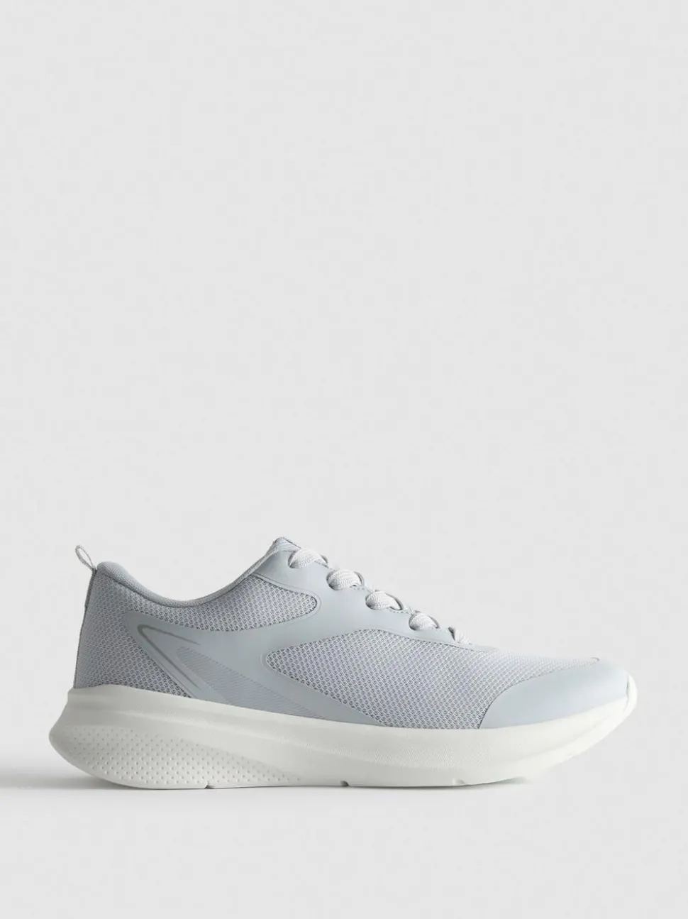 Active-Sneaker aus Netzstoff