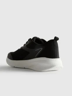 Active-Sneaker aus Netzstoff