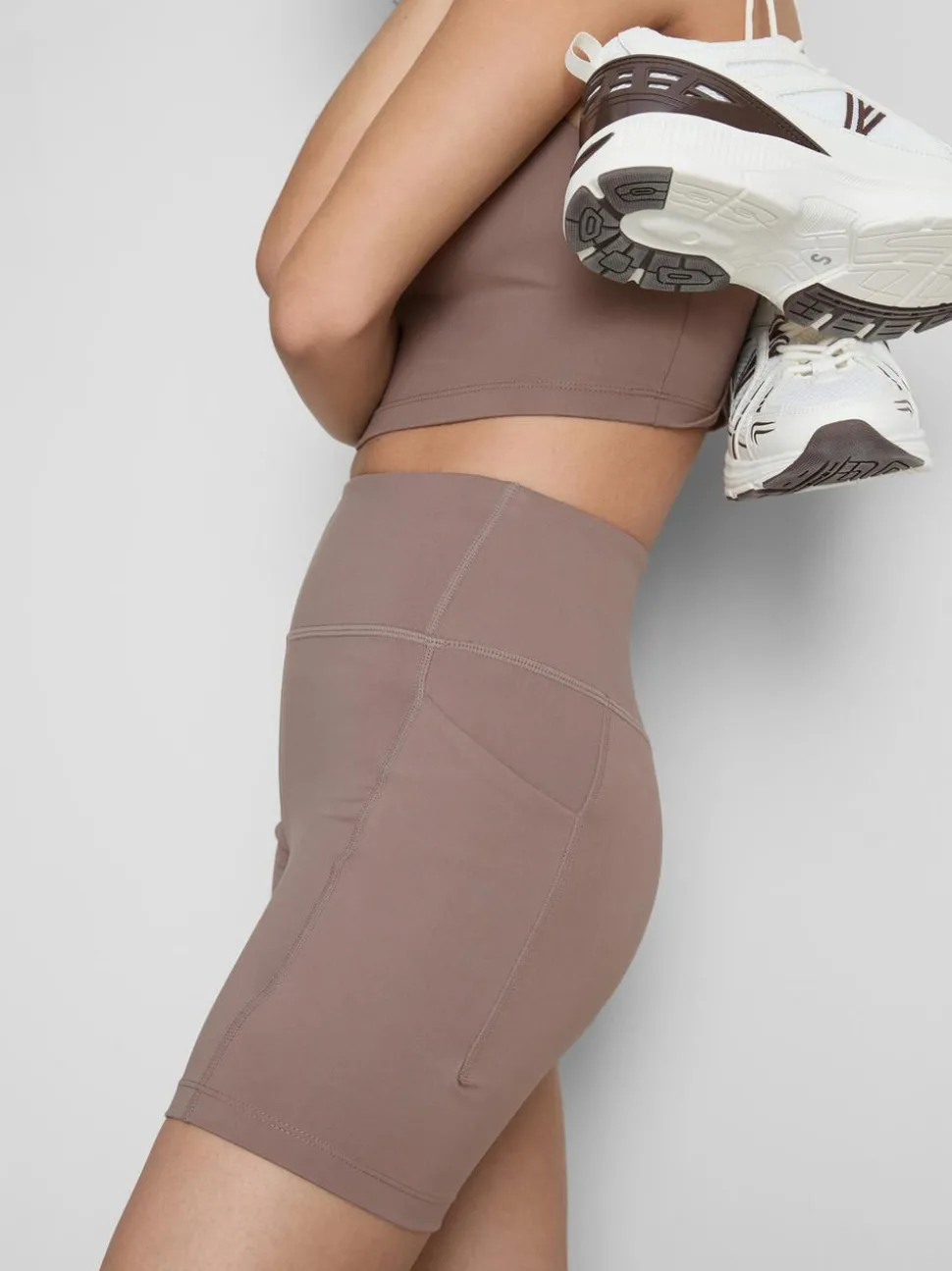 Active-Yogashorts mit hohem Bund