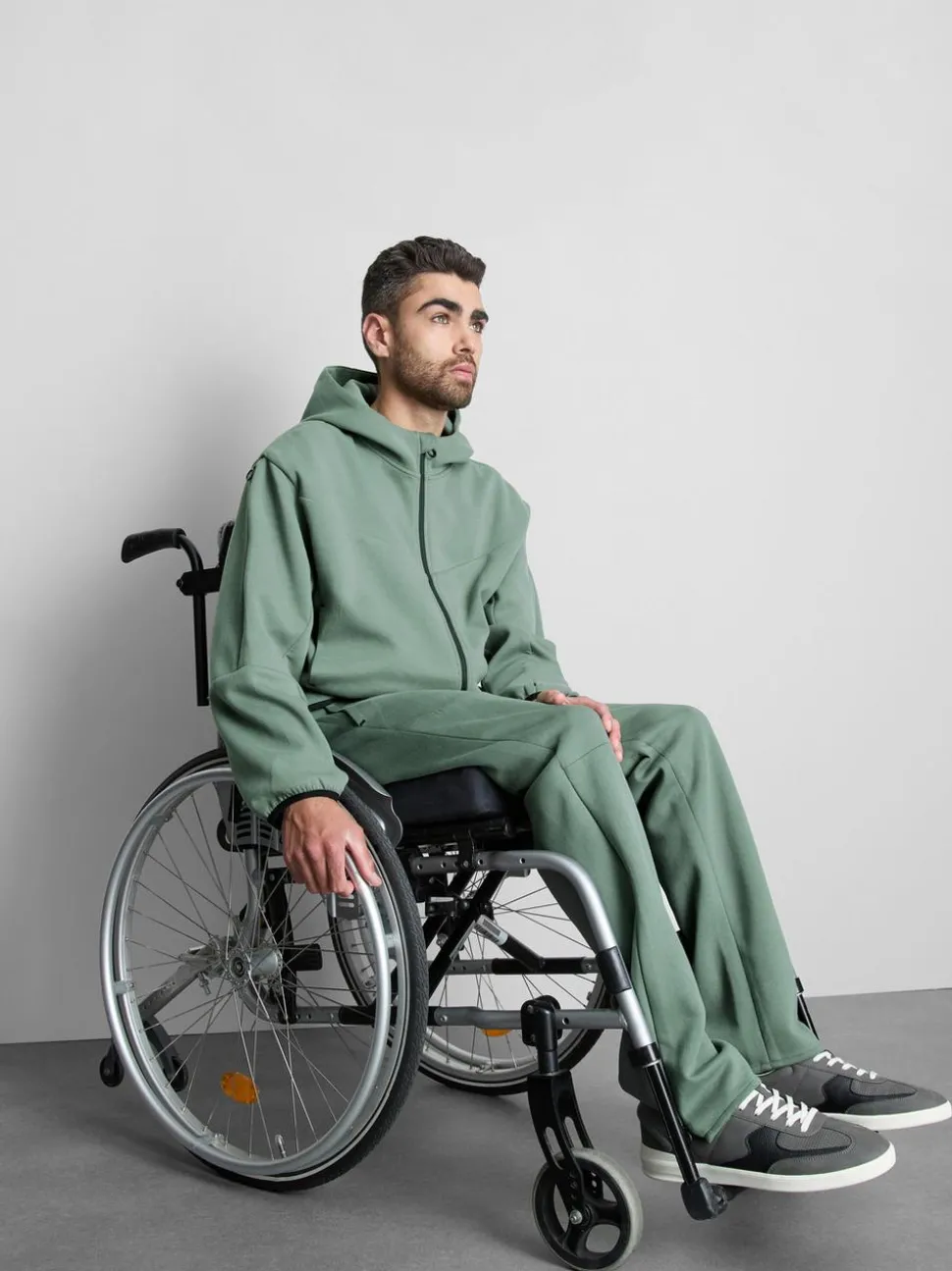 Adaptiver Hoodie mit Reißverschluss