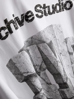 „Archive Studio“ T-Shirt mit Grafik