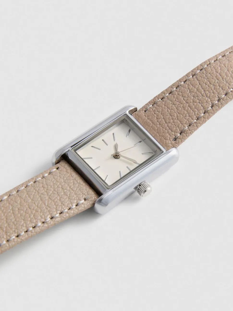 Armbanduhr aus Kunstlederband