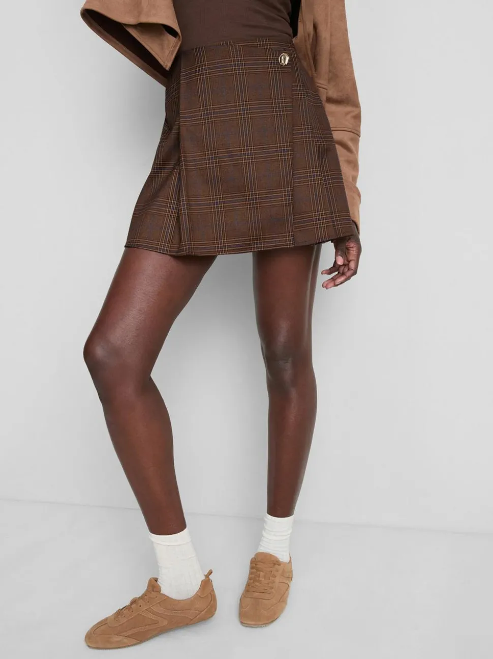 Asymmetrischer eleganter Minirock