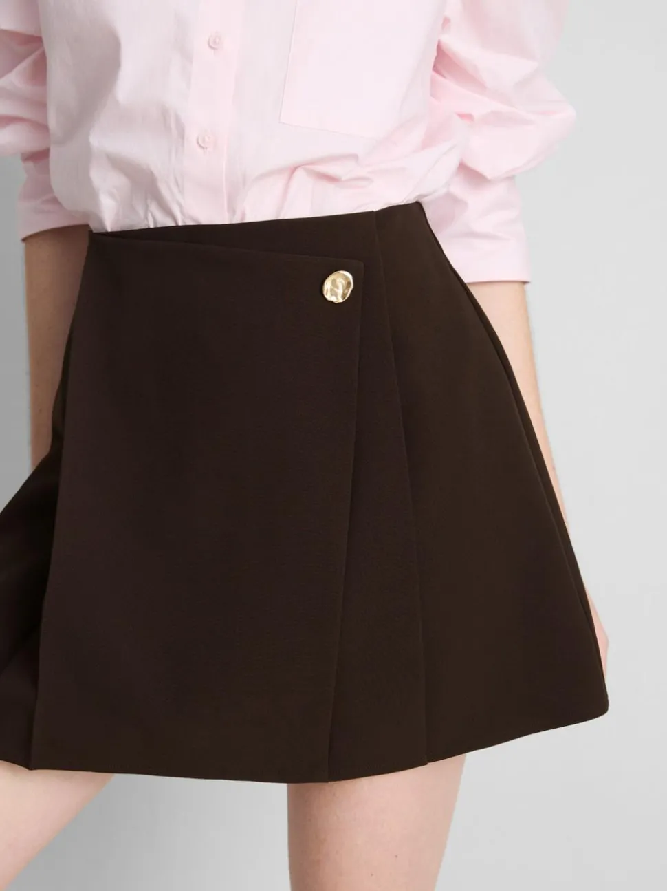 Asymmetrischer eleganter Minirock