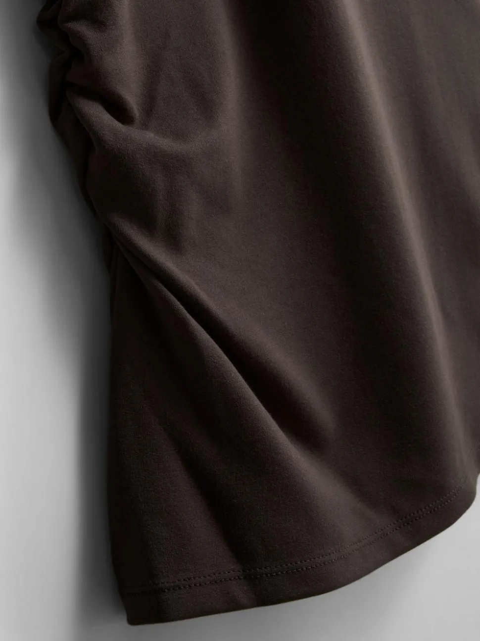 Asymmetrisches „The Edit“ T-Shirt mit Raffung