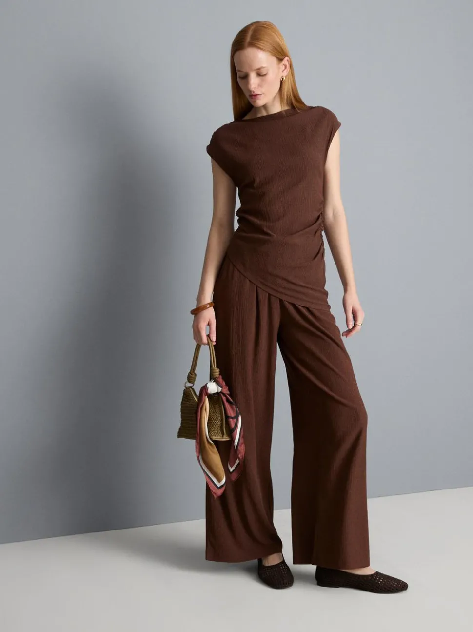 Asymmetrisches Top in Knitteroptik