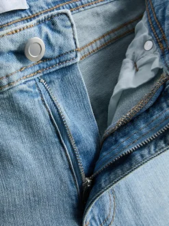 Ausgestellte Jeans aus Baumwoll-Denim mit mittlerer Leibhöhe