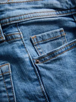 Ausgestellte Jeans aus Baumwoll-Denim mit mittlerer Leibhöhe