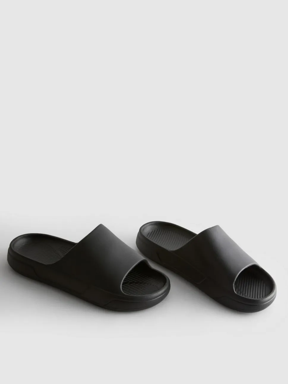 Badesandalen mit dicker Sohle