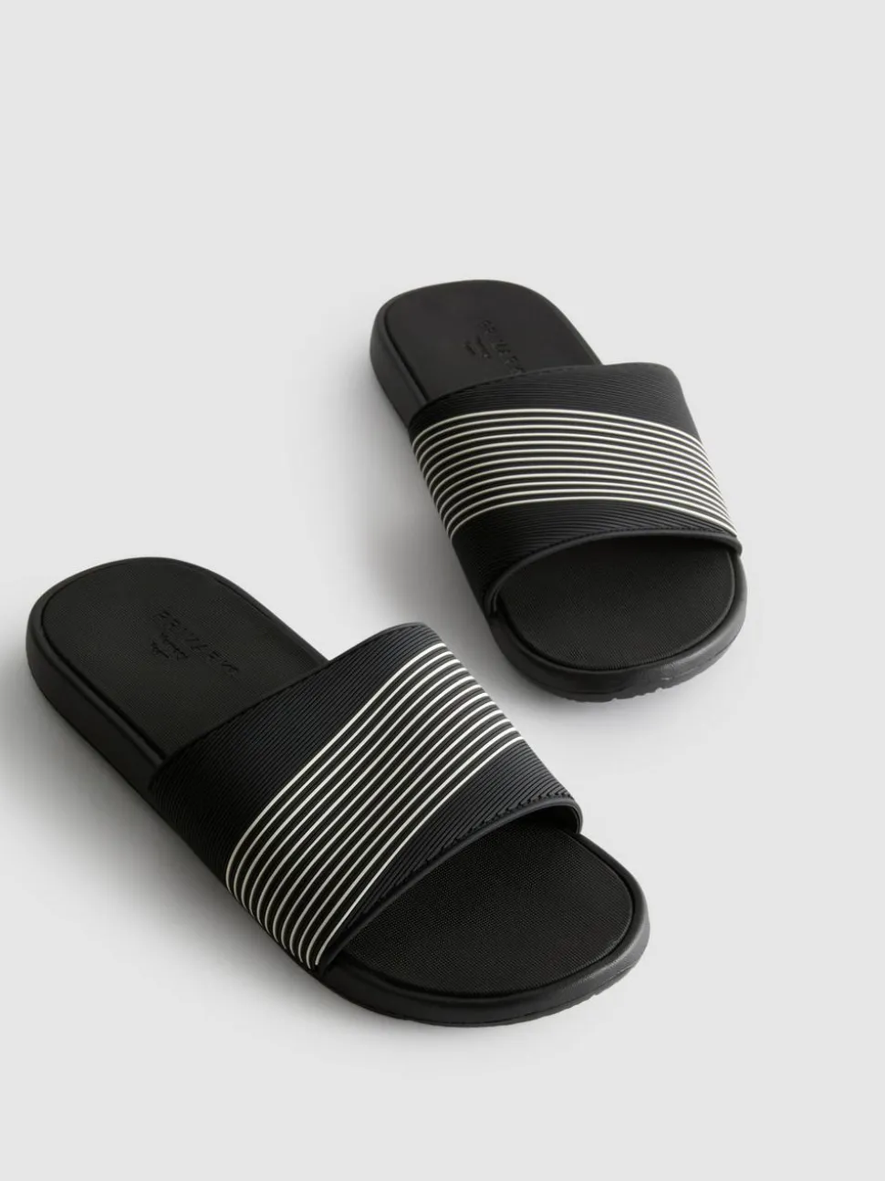 Badesandalen mit einzelnem Riemen