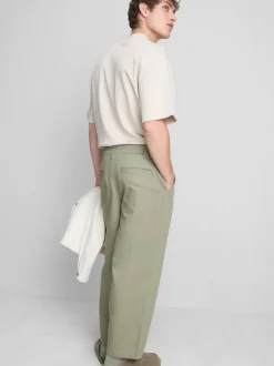 Baggy-Chinohose mit mittlerer Leibhöhe