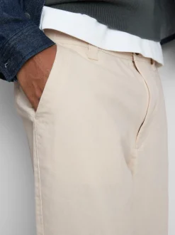 Baggy-Chinohose mit mittlerer Leibhöhe