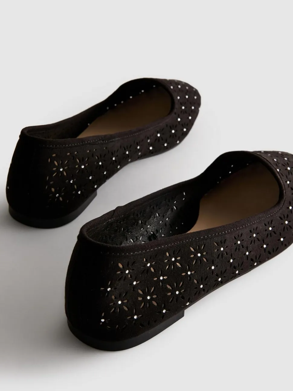 Ballerinas mit Cut-outs