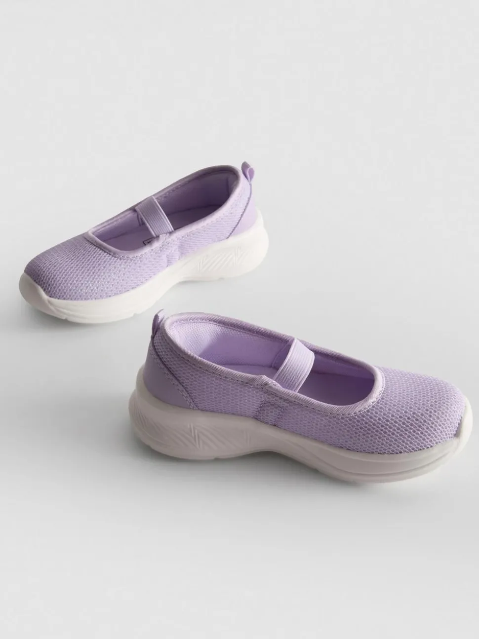 Ballerinas mit dicker Sohle