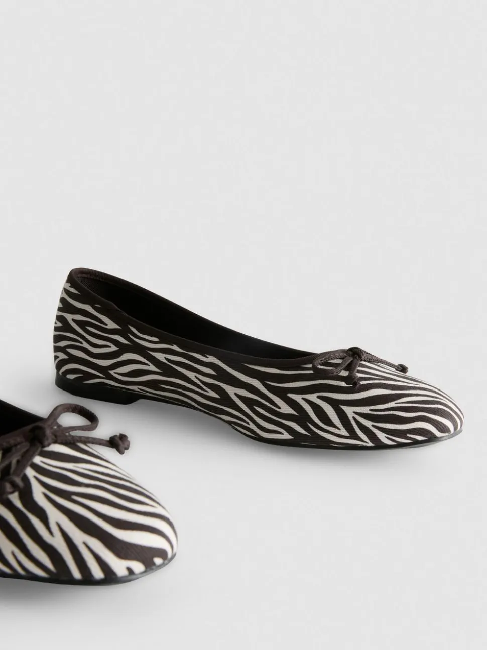 Ballerinas mit Schleife