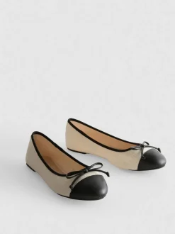 Ballerinas mit Zehenkappe