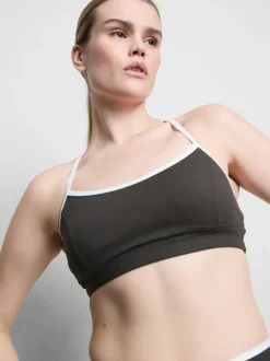 Bauchfreies Active-Top mit überkreuztem Rücken