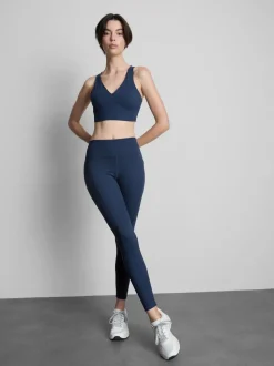 Bauchfreies Active-Top mit V-Ausschnitt und Racerback