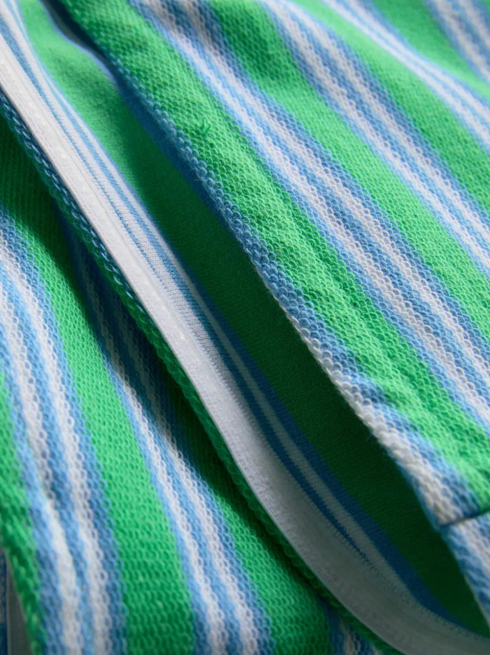Bauchfreies, gestreiftes Bandeau-Top mit hohem Baumwollanteil