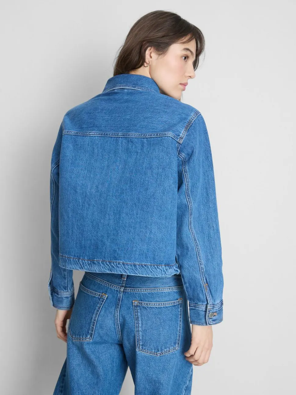Baumwoll-Jeansjacke mit aufgesetzter Tasche