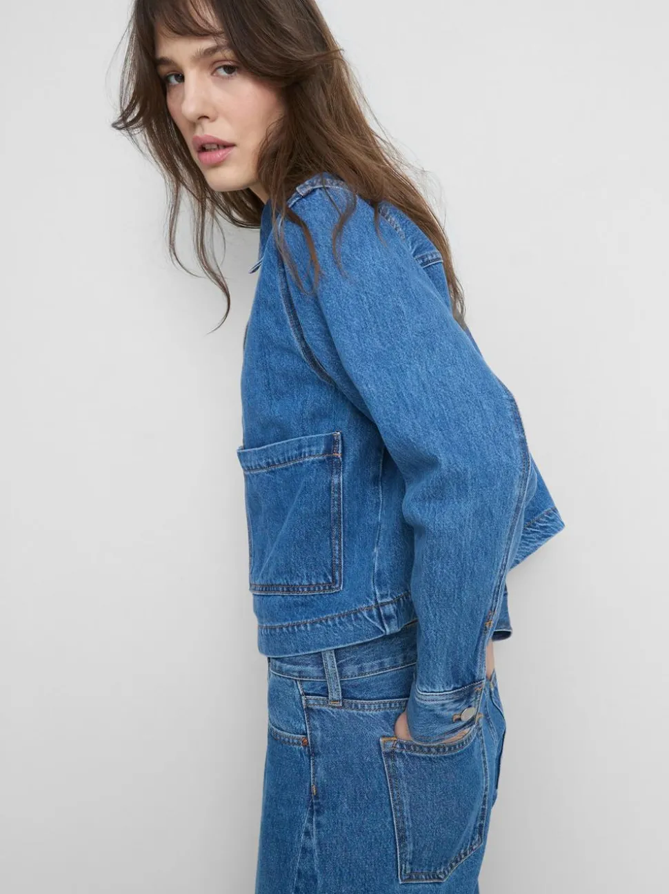 Baumwoll-Jeansjacke mit aufgesetzter Tasche