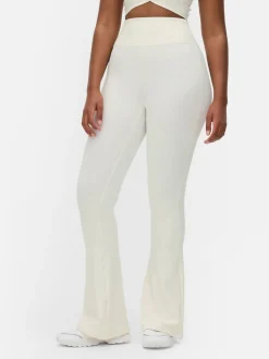 Butterweiche Leggings mit ausgestelltem Bein