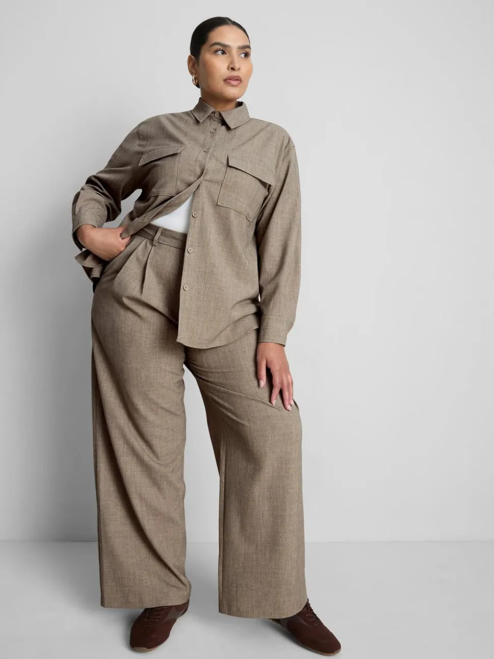 „By Coleen“ Hose mit weitem Bein und Bundfalten