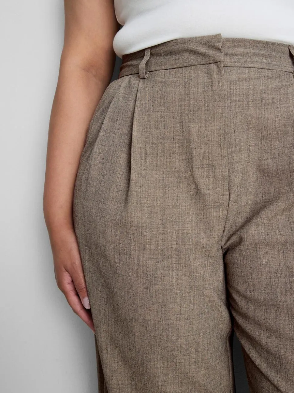 „By Coleen“ Hose mit weitem Bein und Bundfalten
