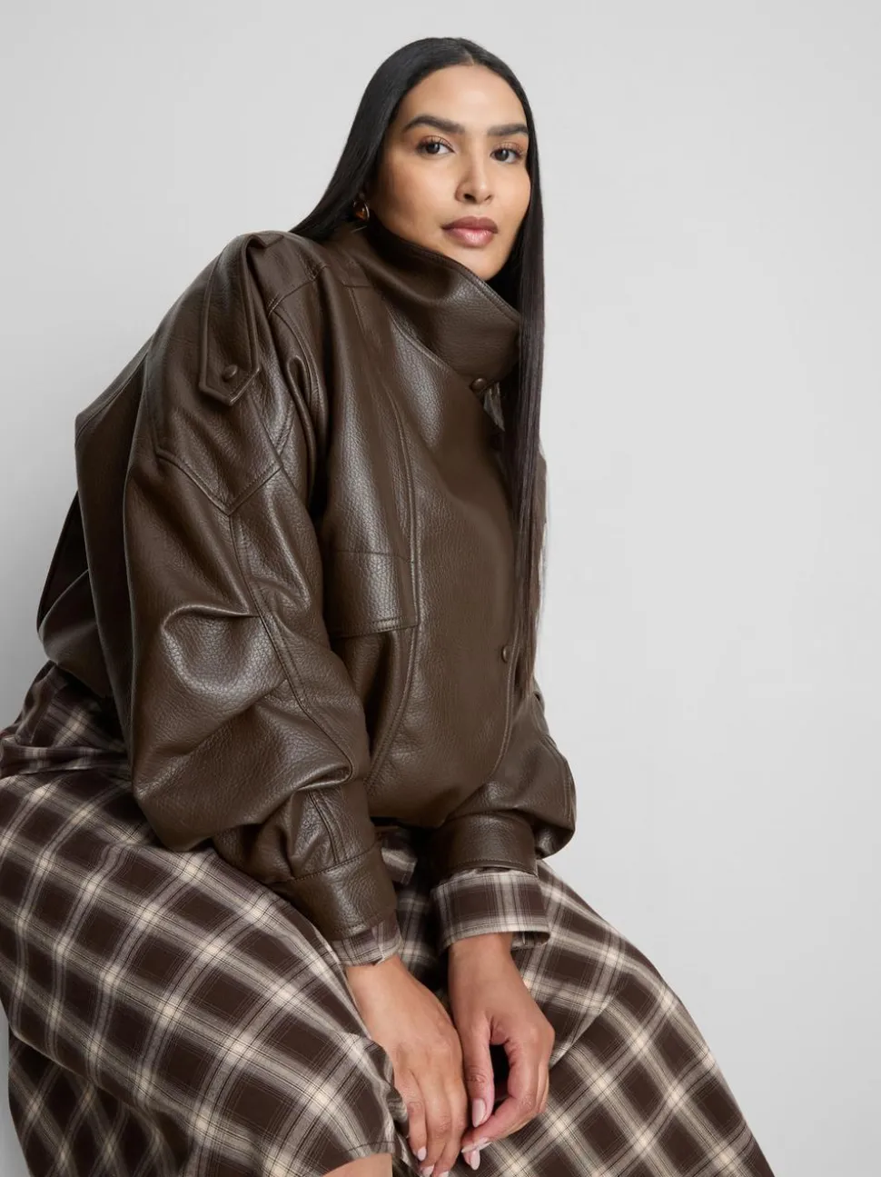 „By Coleen“ Kunstlederjacke mit Trichterkragen