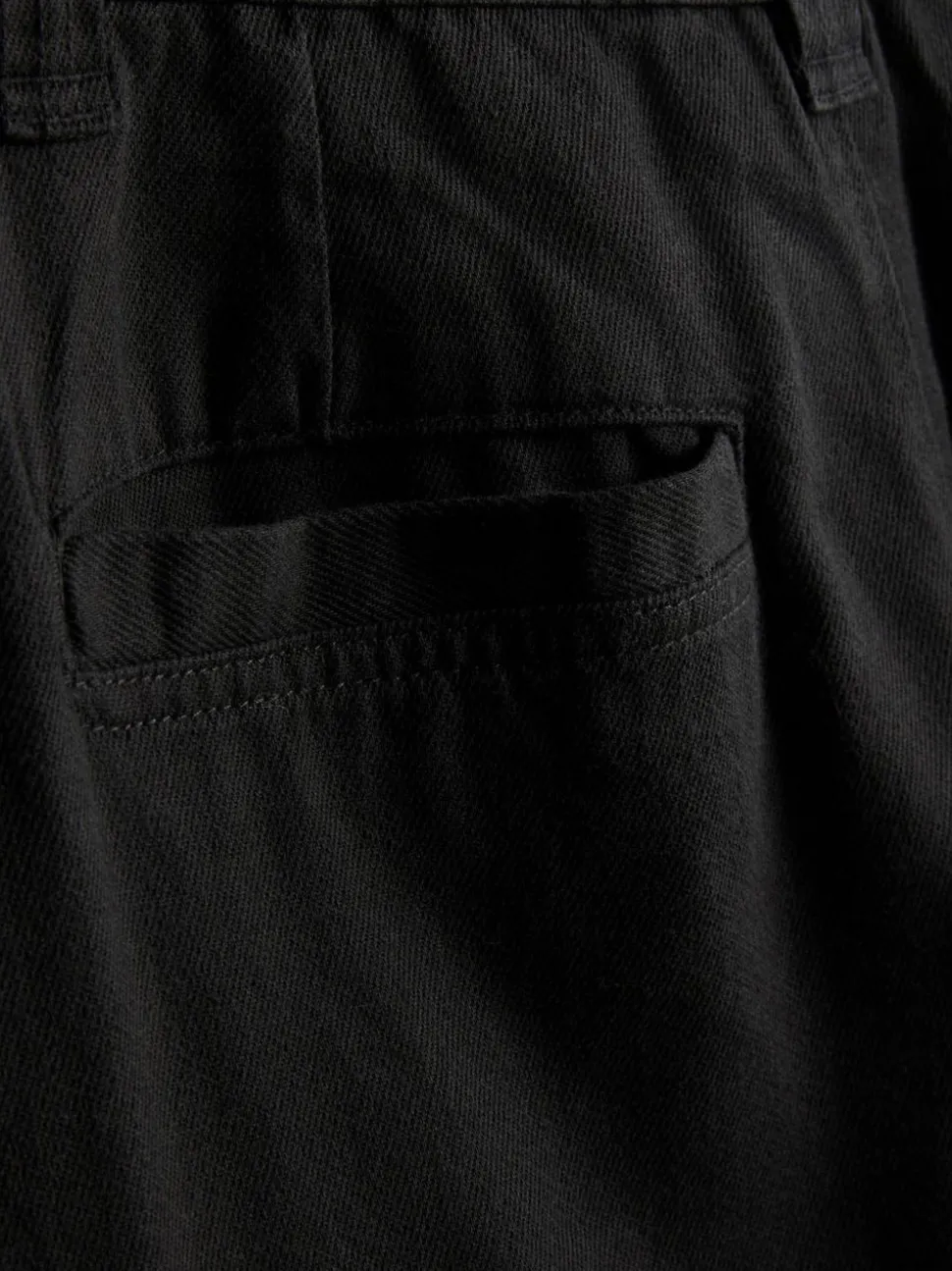 Chinohose mit mittlerer Leibhöhe