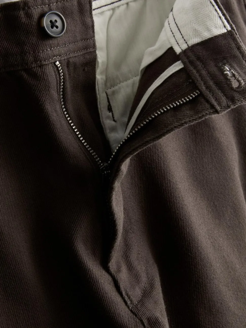 Chinohose mit mittlerer Leibhöhe
