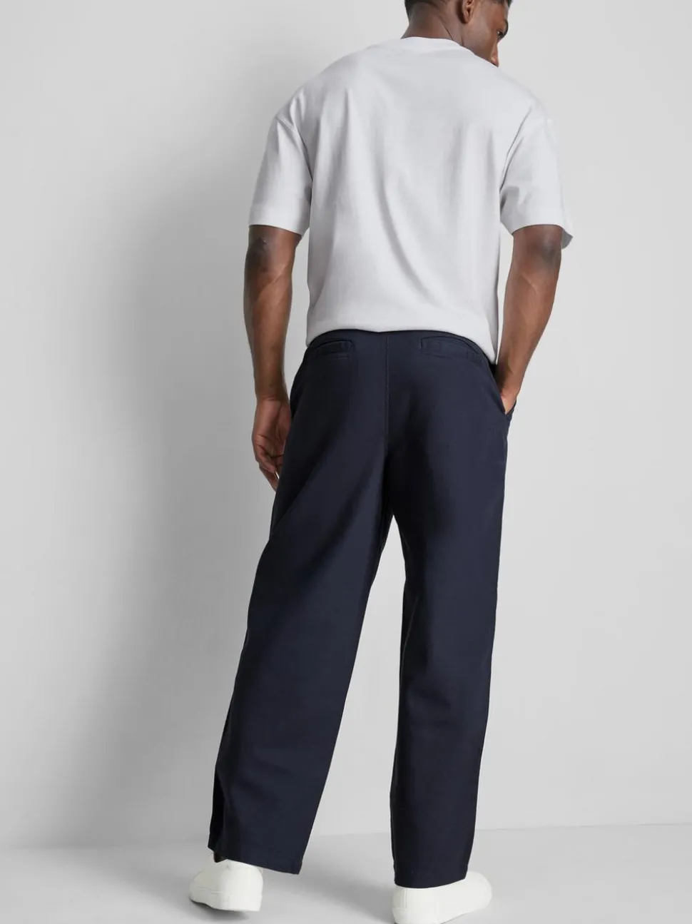 Chinohose mit mittlerer Leibhöhe