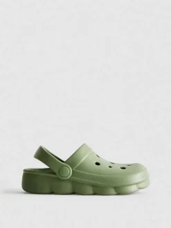 Clogs mit dicker Sohle