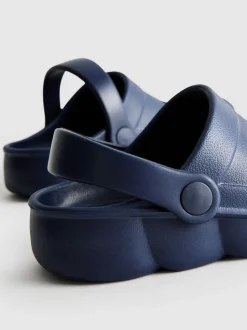 Clogs mit Fersenriemchen