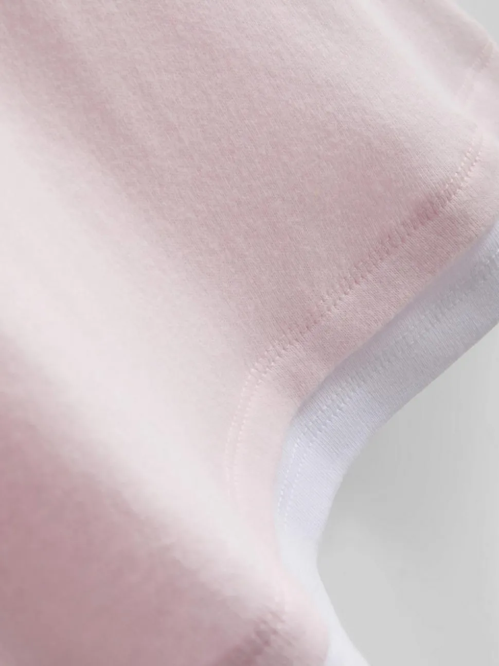Doppellagiges T-Shirt mit Rundhalsausschnitt