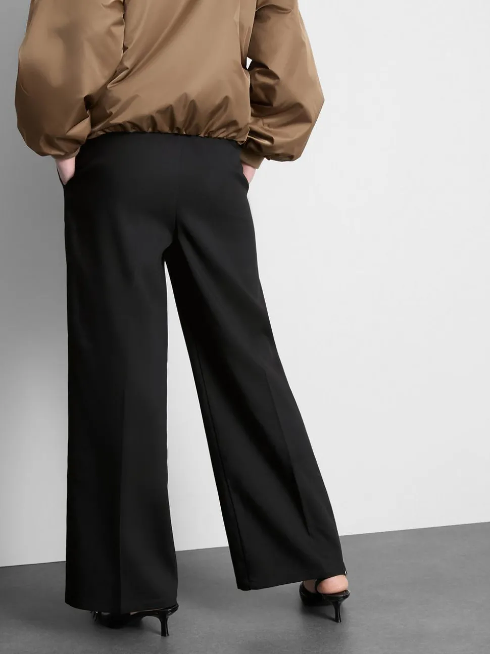 Elegante Jogginghose mit weitem Bein