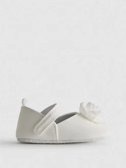 Elegante Schuhe mit Blumenmuster
