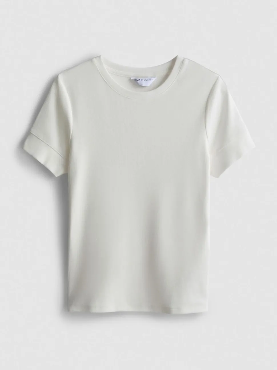 Eng anliegendes „By Coleen“ T-Shirt