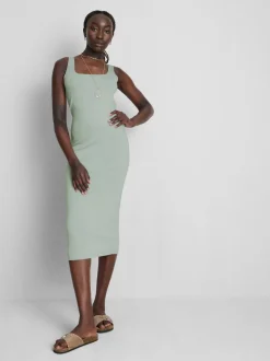 Eng anliegendes Midikleid mit Karree-Ausschnitt