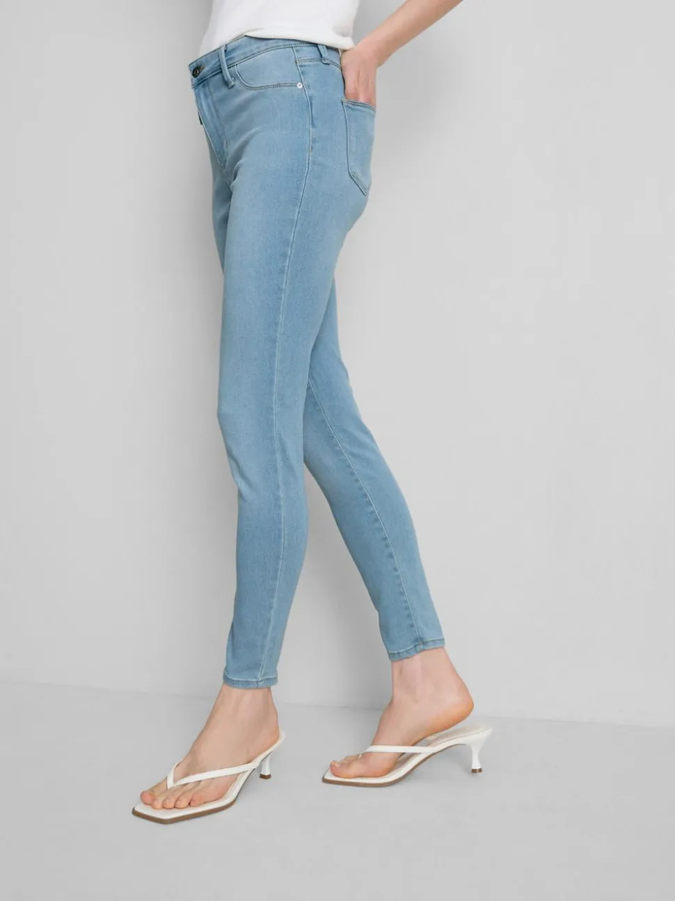 Essential Skinny-Jeans mit mittelhohem Bund | Normale Passform