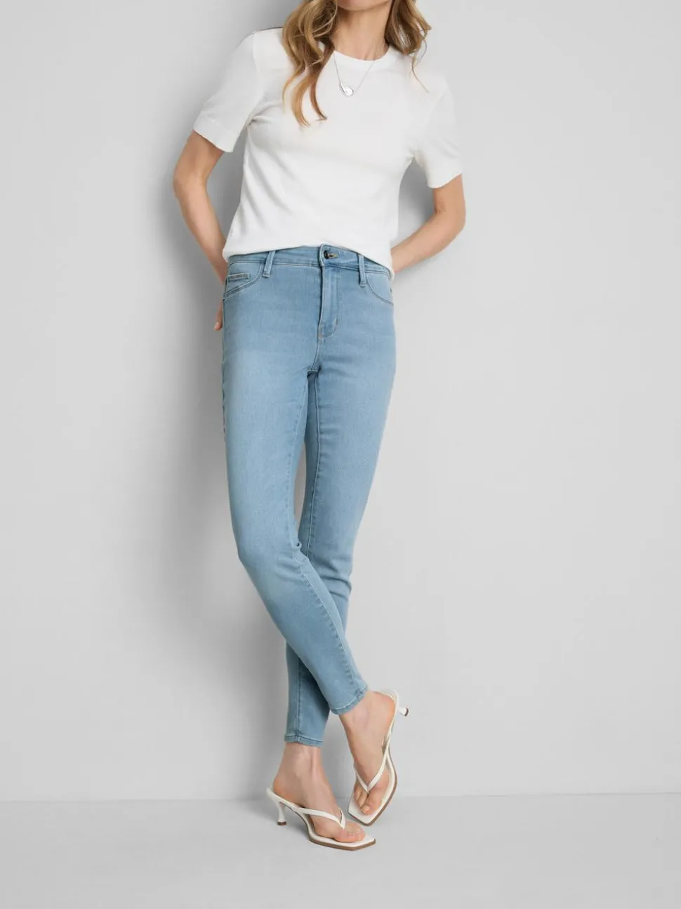 Essential Skinny-Jeans mit mittelhohem Bund | Normale Passform