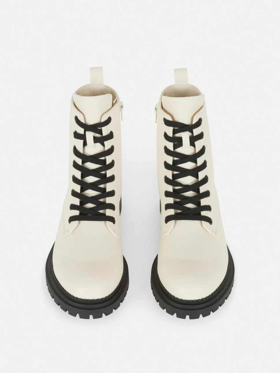 Flache Schnürstiefeletten