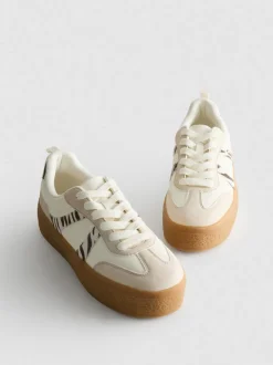 Flatform-Sneaker mit Gummisohle
