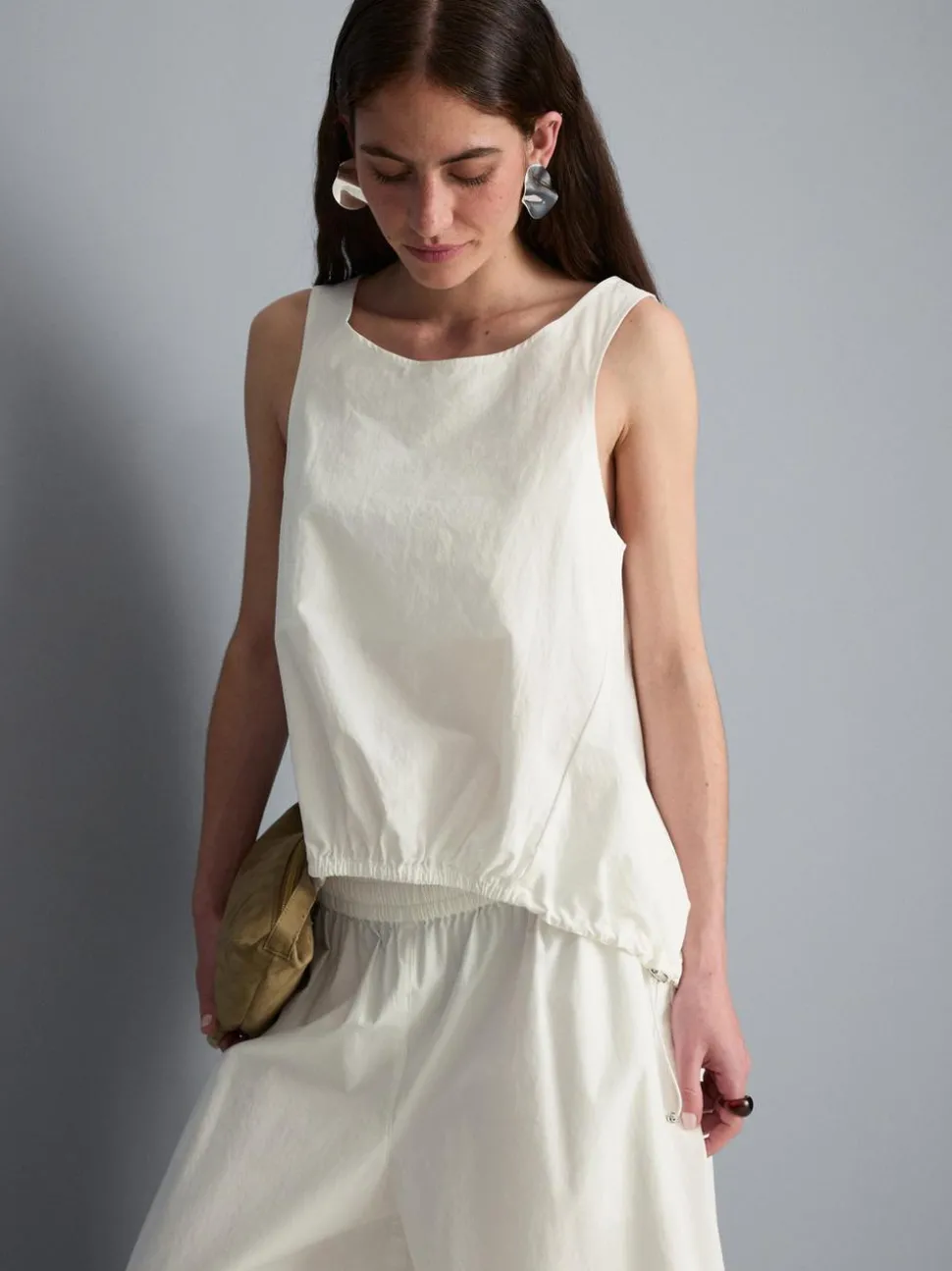 Funktionales Tanktop mit rundem Saum
