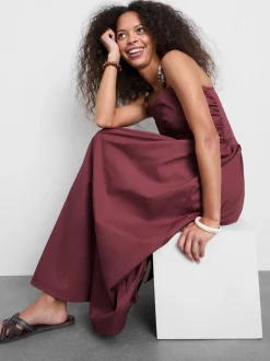 Gerafftes Midikleid mit Perlen