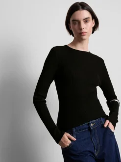 Gerippter Pullover mit Rundhalsausschnitt