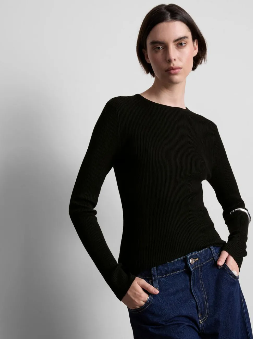 Gerippter Pullover mit Rundhalsausschnitt