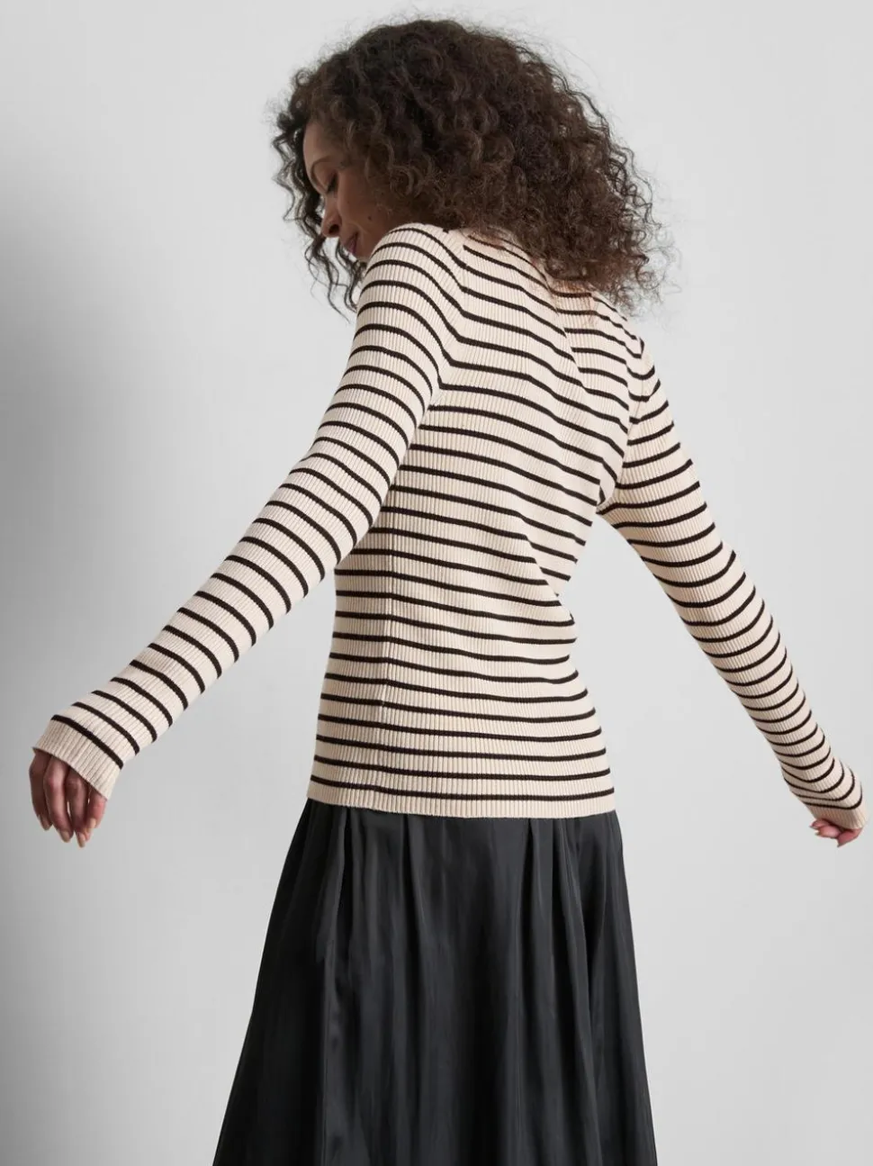 Gerippter Pullover mit Rundhalsausschnitt